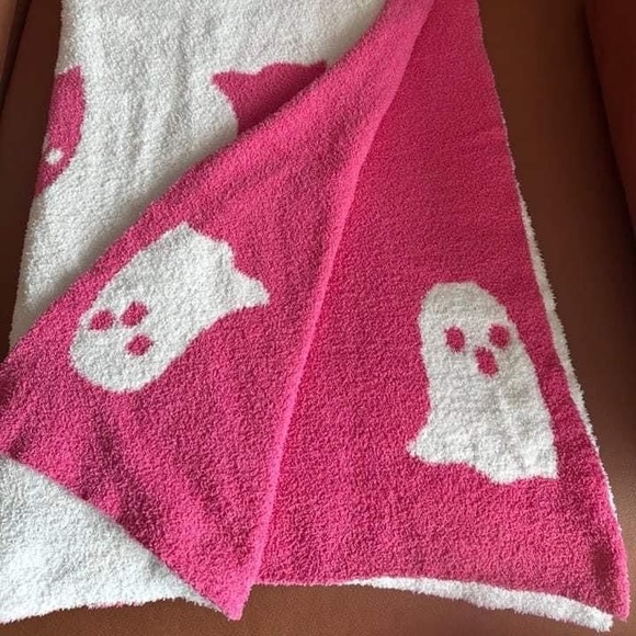 Viral TikTok Pink Ghost Blanket - Double Sides Soft Throw Blanket - Picture 2 of 2